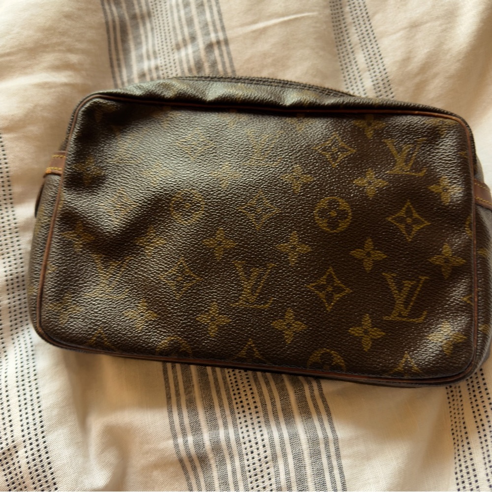 Authentic Louis Vuitton Compiegne 23 Clutch Toiletry Pouch - Picture 2 of 13